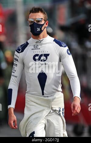 Daniil Kvyat (RUS) AlphaTauri in griglia. Gran Premio dell'Emilia Romagna, domenica 1 novembre 2020. Imola, Italia. Foto Stock