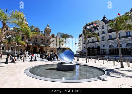 Scenic Monaco - fontana a specchio fuori dal Casinò. Gran Premio di Monaco, mercoledì 19 maggio 2021. Monte Carlo, Monaco. Foto Stock