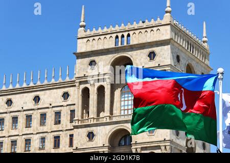 Circuito atmosfera - bandiere. Gran Premio di Azerbaigian, giovedì 3 giugno 2021. Circuito cittadino di Baku, Azerbaigian. Foto Stock