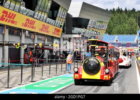 Circuito atmosfera - Fun Train ai box. Gran Premio d'Austria, giovedì 1 luglio 2021. Spielberg, Austria. Foto Stock