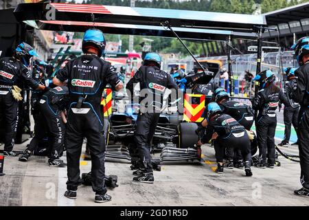 Fernando Alonso (ESP) Alpine F1 Team A521 fa una sosta ai box. Gran Premio d'Austria, domenica 4 luglio 2021. Spielberg, Austria. Foto Stock