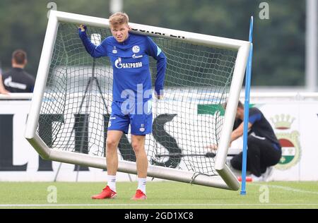 Schalke, Germania. 10 agosto 2021. Firo: 10.08.2021, Fuvuball, stagione 2021/2022, 2. Bundesliga FC Schalke 04 formazione MARIUS BvúLTER/dpa/Alamy Live News Foto Stock