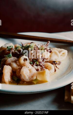 Pesce cinese medley di gamberi e pranzo calamari Foto Stock