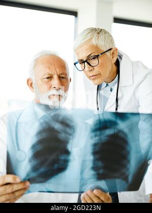 medico ospedale medicina medica salute x-ray virus malattia sanità radiologia cura diagnosi raggi x. Foto Stock