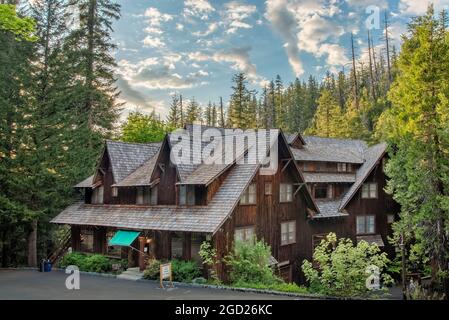 Lo storico Oregon Caves Chateau presso l'Oregon Caves National Monument, nell'Oregon meridionale. Foto Stock