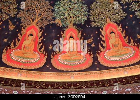 Bangkok, Tailandia 07 aprile 2021 Wat Paknam Bhasicharoen Stupa è un tempio reale situato nel distretto di Phasi Charoen a Bangkok Foto Stock