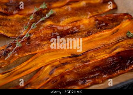 Pancetta vegetariana a base di piante di carota Foto Stock