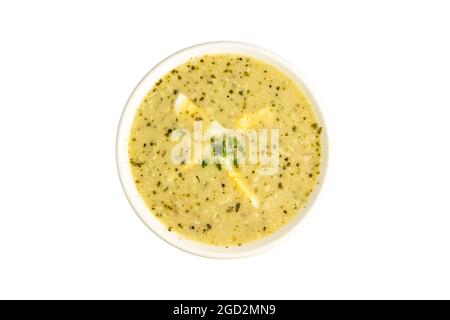 Vista dall'alto della zuppa di segale acida con uovo isolato su sfondo bianco Foto Stock
