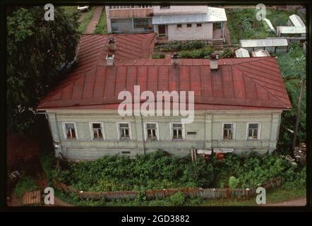 Casa di tronchi, Kuskov Embankment (19 ° secolo), Tot'ma, Russia 1996. Foto Stock