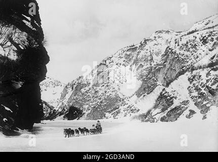 Ingresso al Keystone Canyon, Alaska, tra il 1909 e il 1920 circa Foto Stock