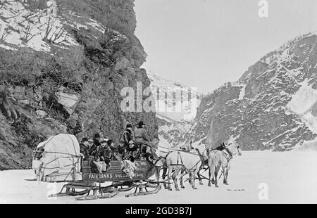 Ingresso al Keystone Canyon in Alaska tra il 1909 e il 1920 circa Foto Stock