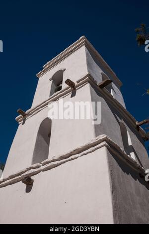 Torre della Chiesa del piccolo villaggio di Toconao nel deserto di Atacama Foto Stock