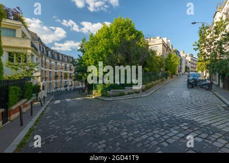 FRANCIA, PARIGI (75019), QUARTIER DES BUTTES CHAUMONT, RUE GEORGES LARDENNOIS E RUE PHILIPPE HECHT, BUTTE BERGEYRE Foto Stock