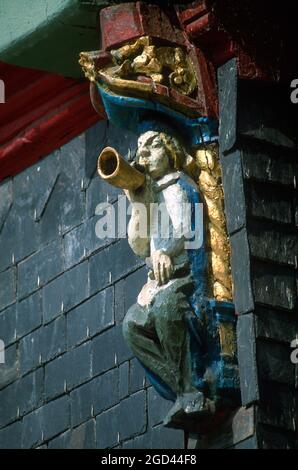 FINISTERE (29) BRETAGNA, MORLAIX, PARTICOLARE DEL FRONTE DI UNA VECCHIA CASA, FRANCIA Foto Stock