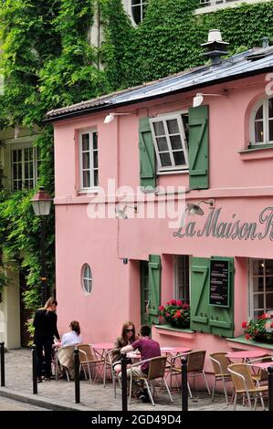 FRANCIA, PARIGI (75) 18 ° ARRONDISSEMENT, QUARTIERE DI MONTMARTRE, CAFE RISTORANTE LA MAISON ROSE Foto Stock