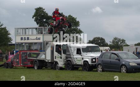 Paul Hanna Stunt spettacolo in quad al Royal Cheshire Show Foto Stock