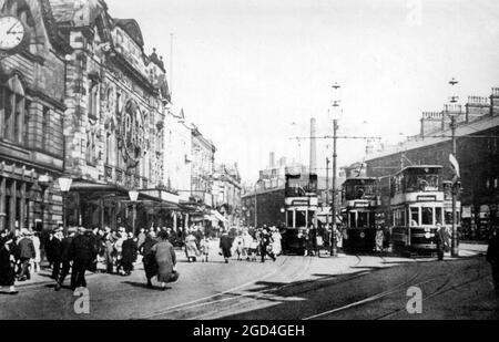 Tram a Burnley, probabilmente anni '30 Foto Stock