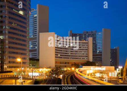 Geografia / viaggio, Austria, Vienna, Donau City, Vienna International Centre, NIGHT SHOT, INFORMAZIONI-DI-AUTORIZZAZIONE-DIRITTI-AGGIUNTIVI-NON-DISPONIBILI Foto Stock