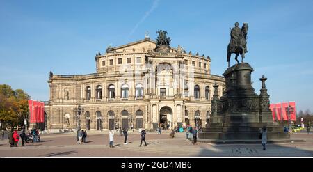 Geografia / viaggio, Germania, Sassonia, Dresda, Semperoper, Monumento a King Johann, DIRITTI-AGGIUNTIVI-AUTORIZZAZIONE-INFORMAZIONI-NON-DISPONIBILI Foto Stock