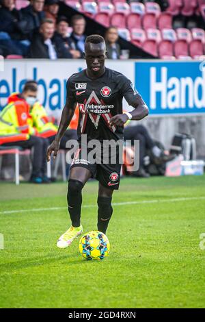 Herning, Danimarca. 10 agosto 2021. Awer Mabil (11) del FC Midtjylland visto durante la partita di qualificazione della UEFA Champions League tra il FC Midtjylland e il PSV Eindhoven alla MCH Arena di Herning. (Photo Credit: Gonzales Photo/Alamy Live News Foto Stock