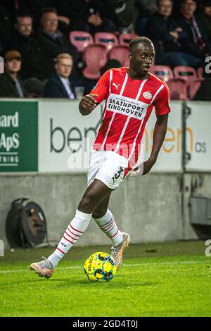 Herning, Danimarca. 10 agosto 2021. Jordan Teze (3) di PSV Eindhoven ha visto durante la partita di qualificazione della UEFA Champions League tra il FC Midtjylland e il PSV Eindhoven alla MCH Arena di Herning. (Photo Credit: Gonzales Photo/Alamy Live News Foto Stock