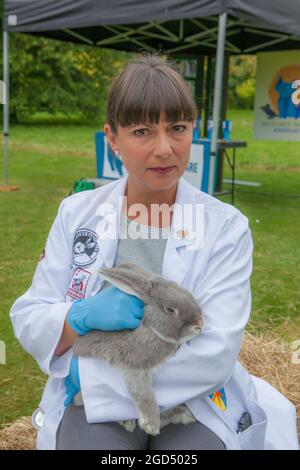 MIDSOMER OMICIDI XIX 'Red in Tooth and Claw' le foto devono essere accreditate 'Mark Bourdillon /ITV/Bentley Productions Foto Stock