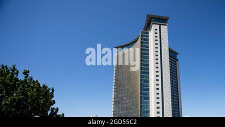 Empress state Building, Empress Approach, Lillie Road, West Brompton, Londra, SW6 1TR. Vista generale GV del nuovo Centro operazioni antiterrorismo Foto Stock