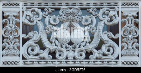 Il Palazzo di San Telmo Siviglia, Spagna. Sede della presidenza del governo regionale andaluso. Balcone dettaglio ferro Foto Stock