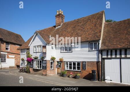 il pub chequers nel villaggio di smarden kent Foto Stock