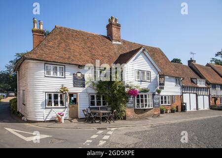 il pub chequers nel villaggio di smarden kent Foto Stock