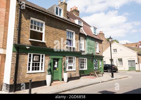 La casa pubblica di Weir a Butts, Brentford, Middlesex, Inghilterra, Regno Unito Foto Stock