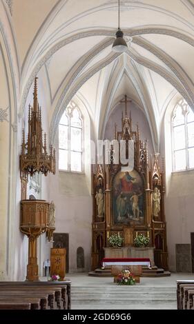 ZAKUPY, CZECHIA, GIUGNO 20 2021, l'interno della Chiesa dei Santi Fabian e Sebastian, stile neo-gotico. Foto Stock