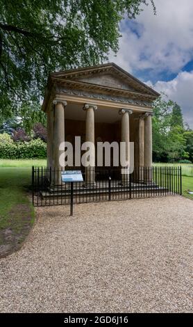Piccola casa d'estate conosciuta come il Tempio di Diana nei terreni del Palazzo di Blenheim, Woodstock, Oxfordshire, Inghilterra, Regno Unito Foto Stock
