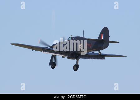 La battaglia della Gran Bretagna i voli commemorativi Hawker Hurricane Mk IIc atterrano a RAF Coningsby. Foto Stock