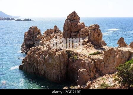 Formazioni rocciose sulla Costa Paradiso di Sardegna, Italia Foto Stock