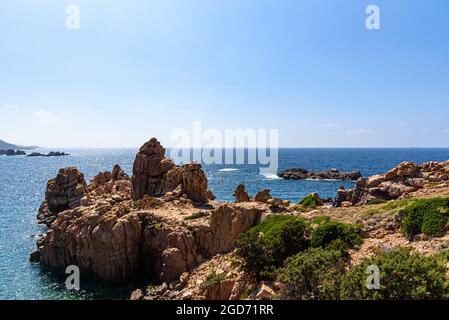 Formazioni rocciose sulla Costa Paradiso di Sardegna, Italia Foto Stock