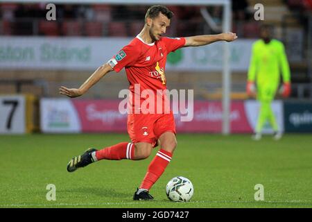 Londra, Regno Unito. 11 Agosto 2021. DaN Jones di Leyton Orient in azione durante il gioco. Carabao Cup 1° round match, Leyton Orient contro Queens Park Rangers al Breyer Group Stadium di Londra mercoledì 11 agosto 2021. Questa immagine può essere utilizzata solo per scopi editoriali. Solo per uso editoriale, è richiesta una licenza per uso commerciale. Nessun utilizzo nelle scommesse, nei giochi o nelle pubblicazioni di un singolo club/campionato/giocatore. pic by Steffan Bowen/Andrew Orchard sports photography/Alamy Live news Credit: Andrew Orchard sports photography/Alamy Live News Foto Stock