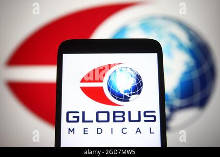 Ucraina. 11 Agosto 2021. In questa illustrazione fotografica, sullo schermo dello smartphone viene visualizzato il logo Globus Medical. (Foto di Pavlo Gonchar/SOPA Images/Sipa USA) Credit: Sipa USA/Alamy Live News Foto Stock