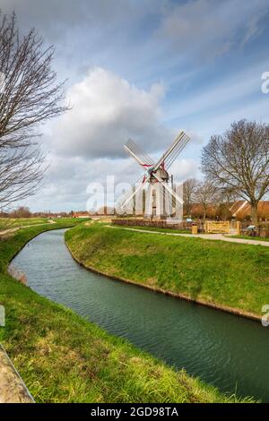 Le moulin de l'aile à Saint-Martin-au-Laert, Francia, Hauts de France Foto Stock