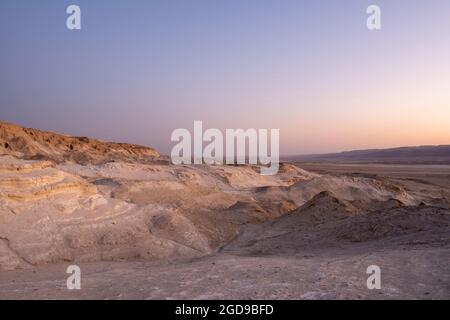 Vista del wadi Sodom lungo la parte sud-occidentale del deserto della Giudei vicino al Mar Morto in Israele Foto Stock