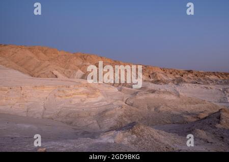 Vista del wadi Sodom lungo la parte sud-occidentale del deserto della Giudei vicino al Mar Morto in Israele Foto Stock