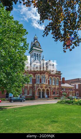 Grantham, Lincolnshire, Inghilterra Regno Unito la Guildhall su St Peters Hill Foto Stock