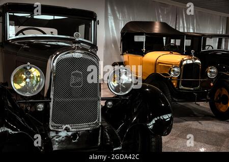 4 giugno 2019, Mosca, Russia: Vista laterale della vettura francese Delahaye 107M 1929. Classiche auto retrò degli anni '20. Foto Stock