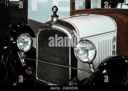 4 giugno 2019, Mosca, Russia: Vista laterale della vettura francese Citroen B14 1928. Classiche auto retrò degli anni '20. Foto Stock