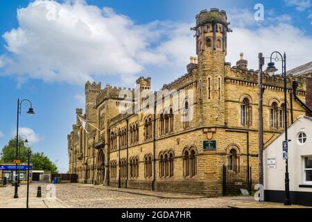 11.08.21 Bury, Greater Manchester, Regno Unito. Costruito sul sito del 13 ° secolo Bury Castello, Castello Armeria è un imponente edificio costruito nel 1863 che h Foto Stock