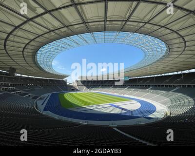 Berlino, Germania. 12 agosto 2021. Lo Stadio Olimpico è vuoto. La campagna "treni giovani per le Olimpiadi e le Paralimpiadi" ha avuto inizio qui. Credit: Paul Zinken/dpa/Alamy Live News Foto Stock