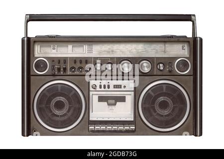 Vecchia radio AM FM front face cassetta riproduttore di nastri isolato su sfondo bianco con percorso di ritaglio. Foto Stock