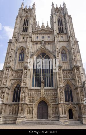 Beverley Minster, Yorkshire UK, la chiesa parrocchiale gotica del 11 ° secolo a Beverley, visto dall'esterno porte occidentali con sculture del 18 ° secolo, Foto Stock