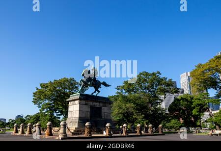 Statua di Kusunoki Masashige, venerato guerriero Samurai del 14 ° secolo Giappone. Foto Stock