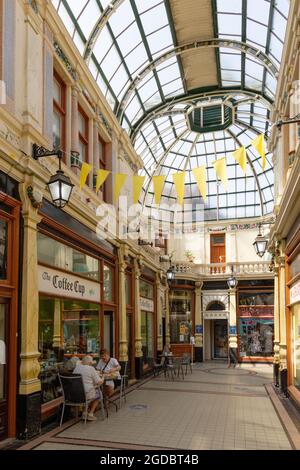 Hepworth Arcade, Trinity Market, Hull Yorkshire UK, una galleria di negozi del XIX secolo a Hull. Foto Stock